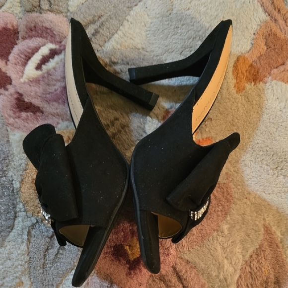 Adrienne Vittadini Black Women's Shoes with Bow Accent - Picture 2 of 5